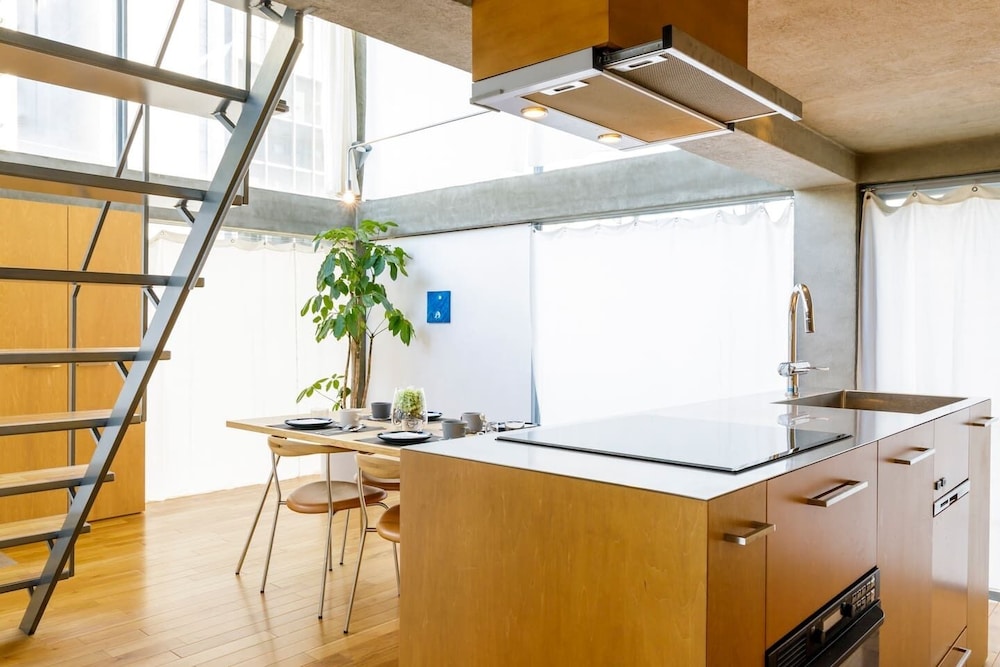 GLASS HOUSE RM.3 東京