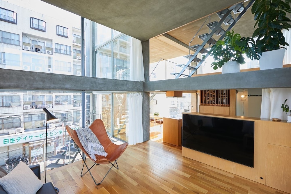 GLASS HOUSE RM.3 東京