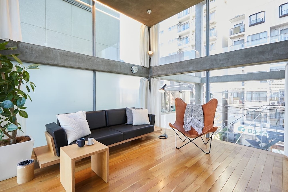 GLASS HOUSE RM.3 東京
