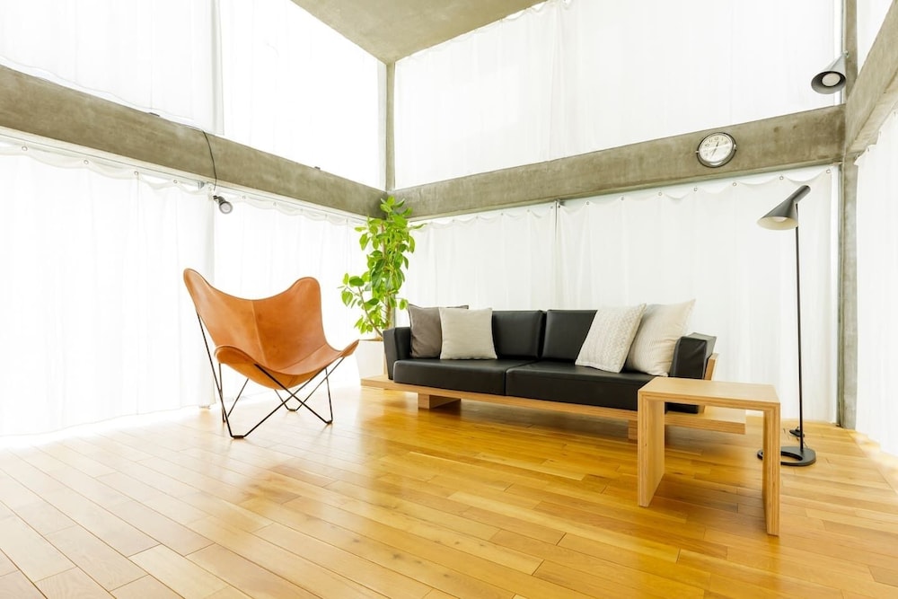 GLASS HOUSE RM.3 東京
