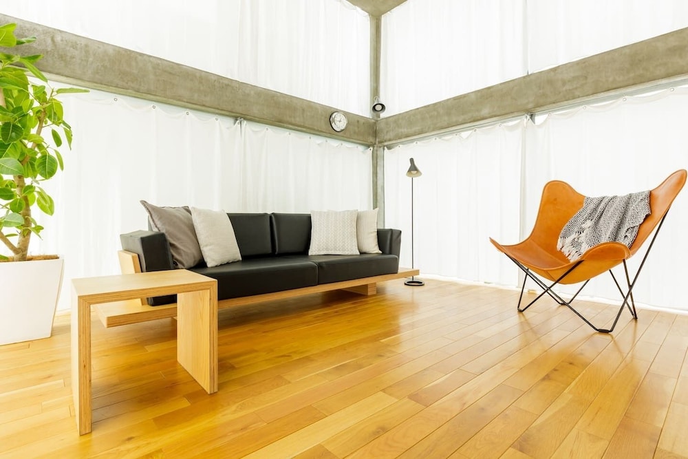 GLASS HOUSE RM.3 東京
