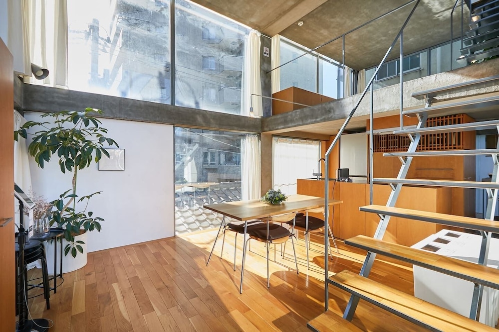 GLASS HOUSE RM.3 東京