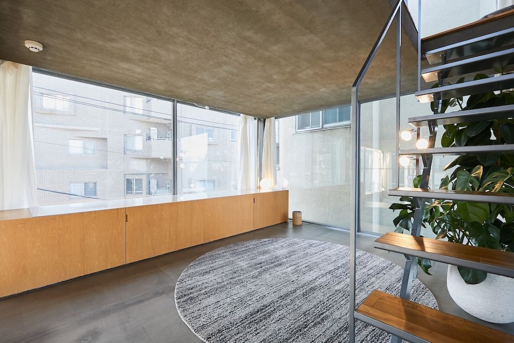 GLASS HOUSE RM.3 東京