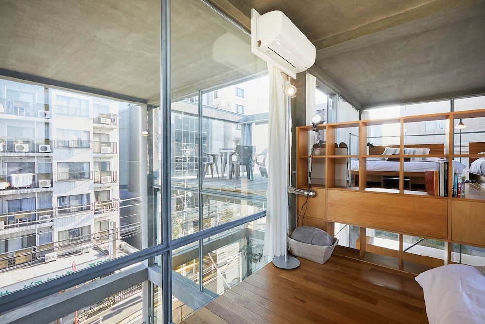 GLASS HOUSE RM.3 東京