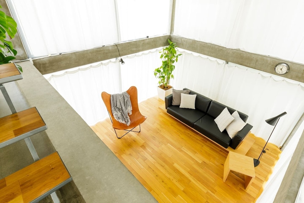 GLASS HOUSE RM.3 東京