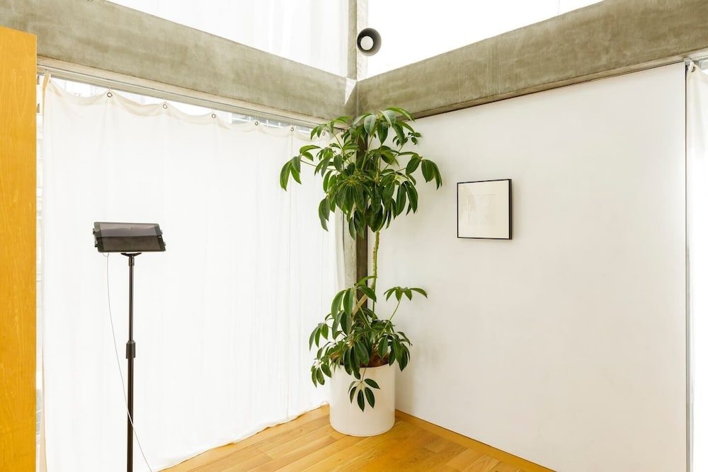 GLASS HOUSE RM.3 東京