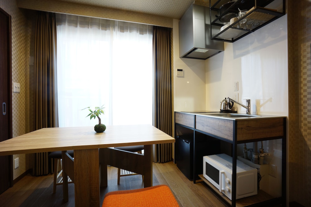 RONA HOTEL 東京