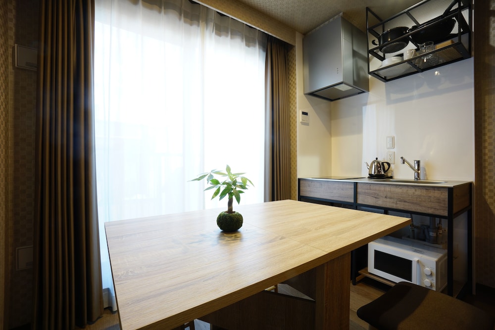 RONA HOTEL 東京