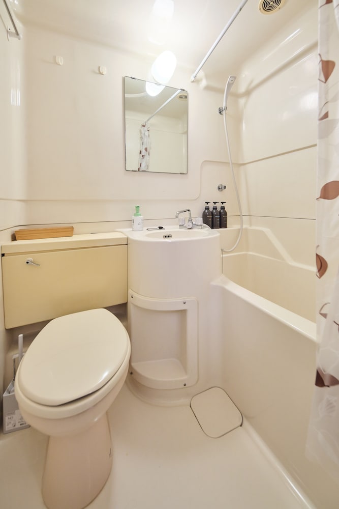 TORA HOTEL UENO 193D 東京