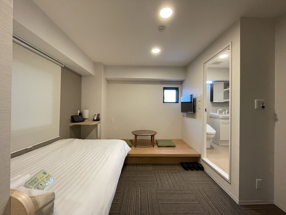 THE LIGHT INN 東京