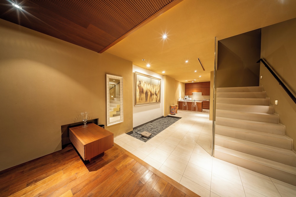 AZABU MODERN HOUSE 東京