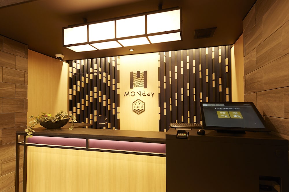 MONDAY APART PREMIUM 銀座新富町 東京