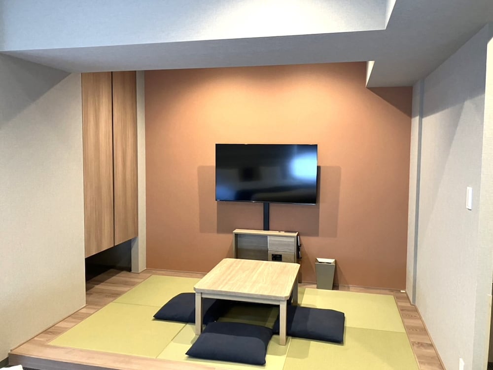 MONDAY APART PREMIUM 銀座新富町 東京