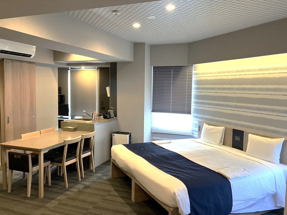 MONDAY APART PREMIUM 銀座新富町 東京