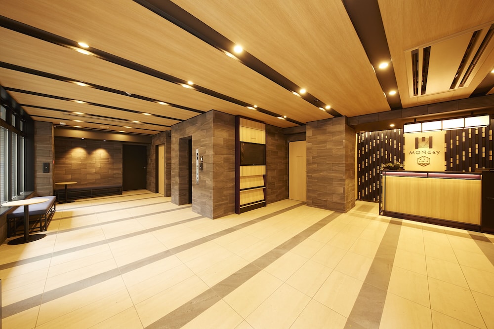 MONDAY APART PREMIUM 銀座新富町 東京