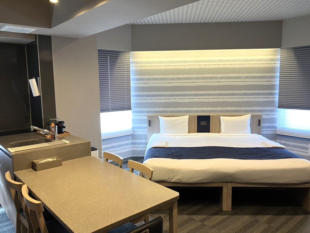 MONDAY APART PREMIUM 銀座新富町 東京