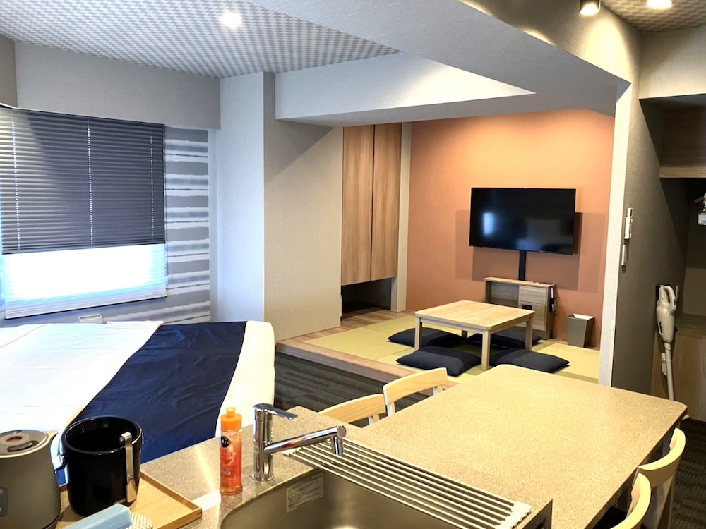 MONDAY APART PREMIUM 銀座新富町 東京
