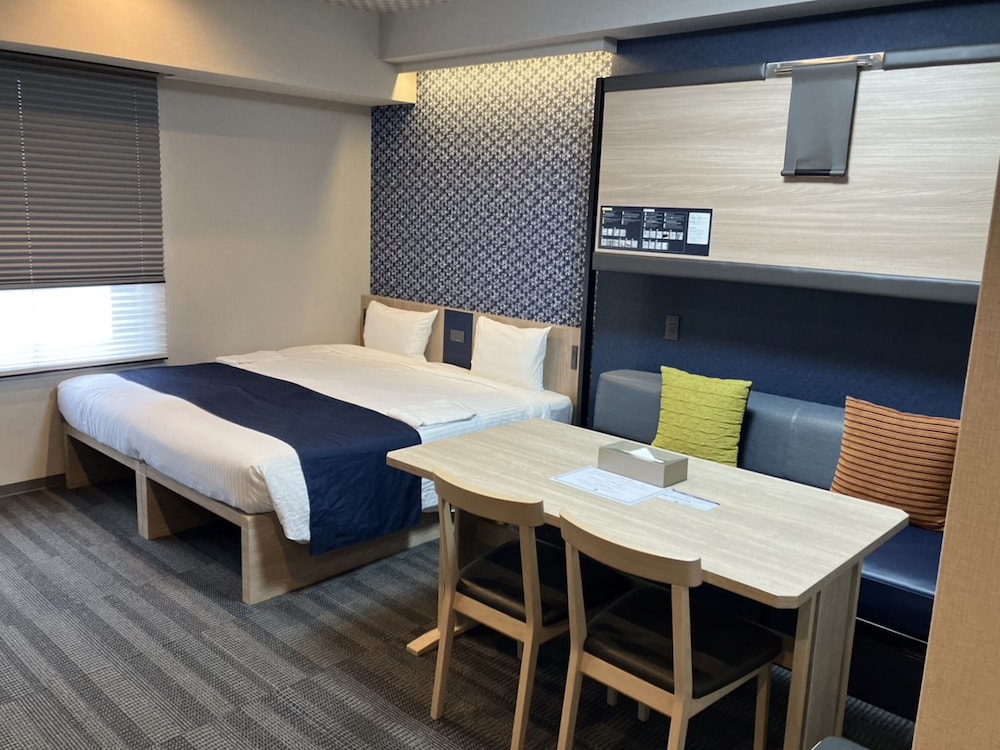 MONDAY APART PREMIUM 銀座新富町 東京