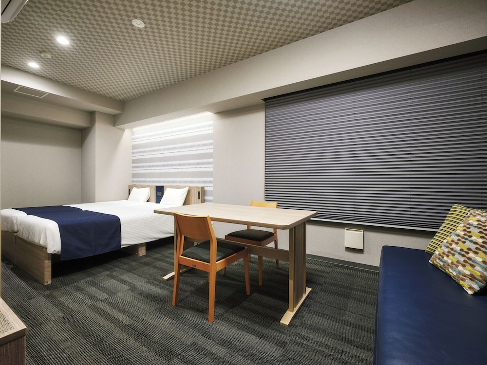 MONDAY APART PREMIUM 銀座新富町 東京