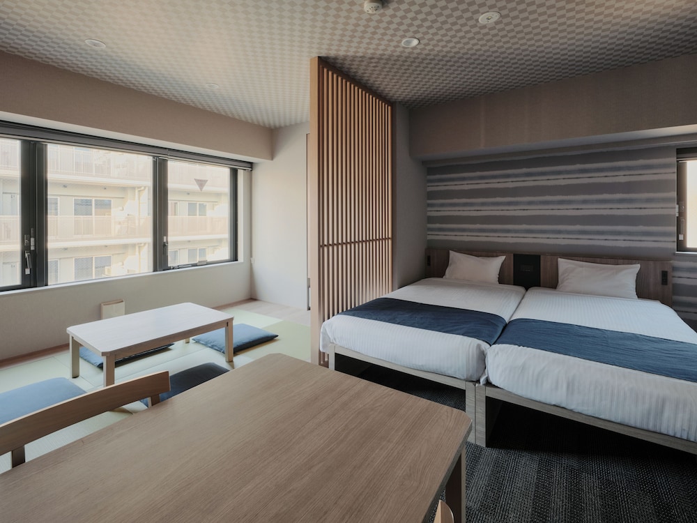 MONDAY APART PREMIUM 銀座新富町 東京