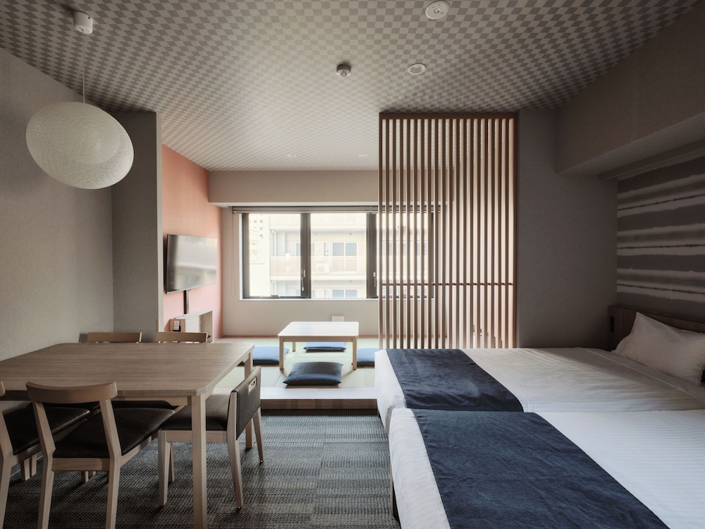 MONDAY APART PREMIUM 銀座新富町 東京