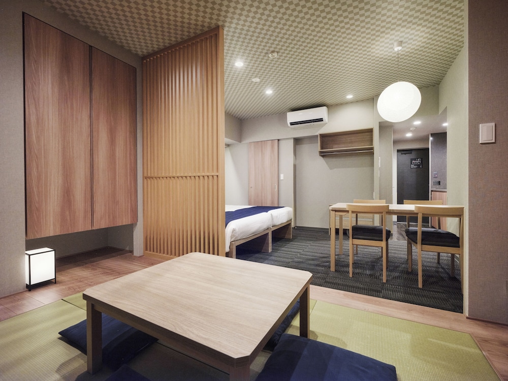MONDAY APART PREMIUM 銀座新富町 東京