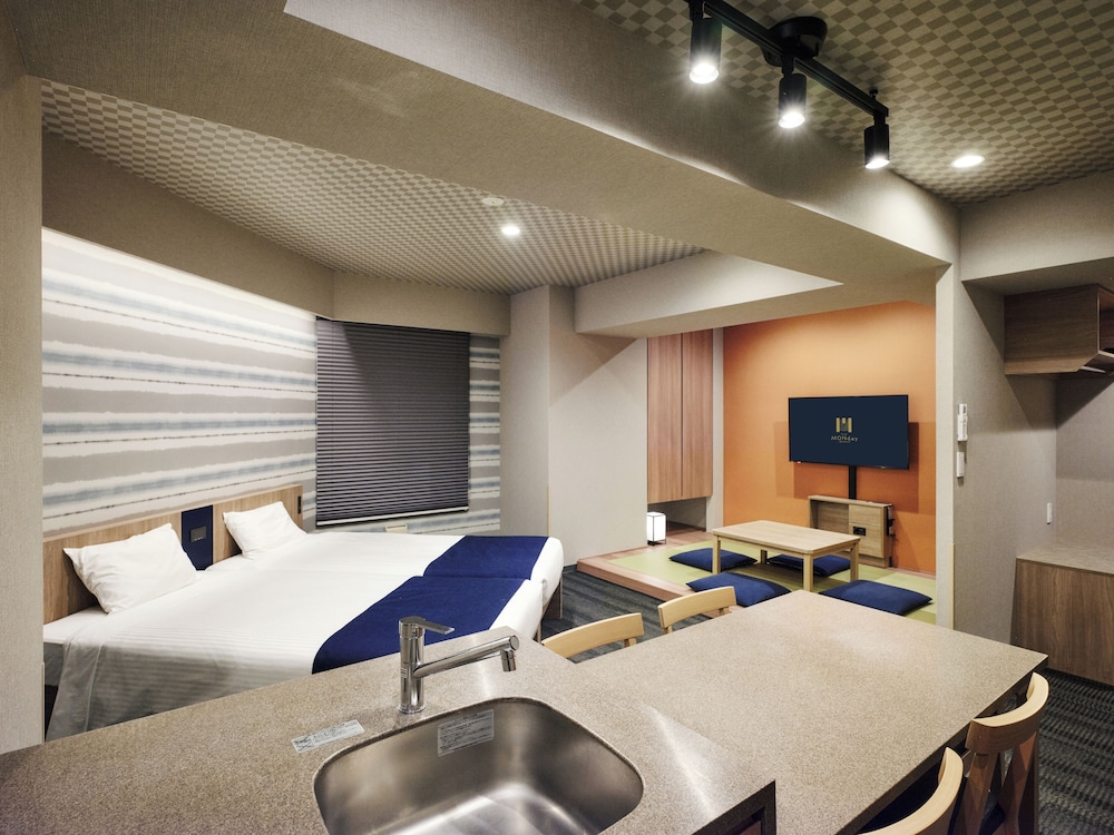 MONDAY APART PREMIUM 銀座新富町 東京
