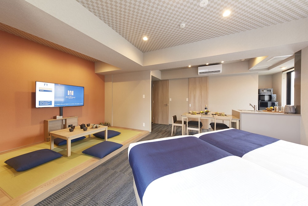 MONDAY APART PREMIUM 銀座新富町 東京