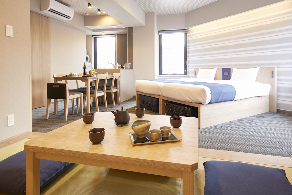 MONDAY APART PREMIUM 銀座新富町 東京