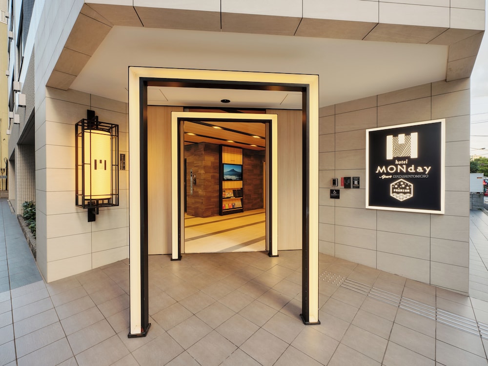 MONDAY APART PREMIUM 銀座新富町 東京