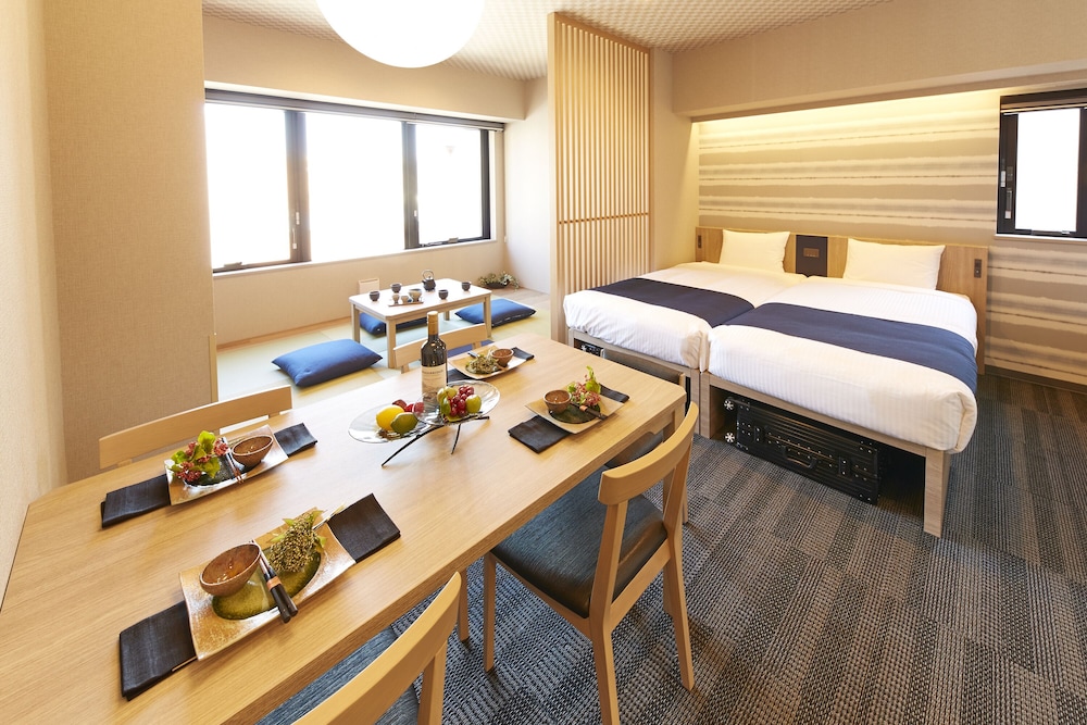 MONDAY APART PREMIUM 銀座新富町 東京