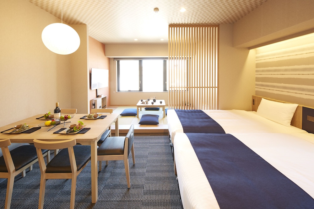 MONDAY APART PREMIUM 銀座新富町 東京