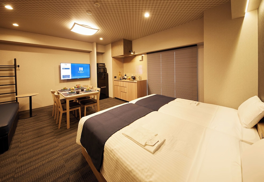 MONDAY APART PREMIUM 上野御徒町 東京