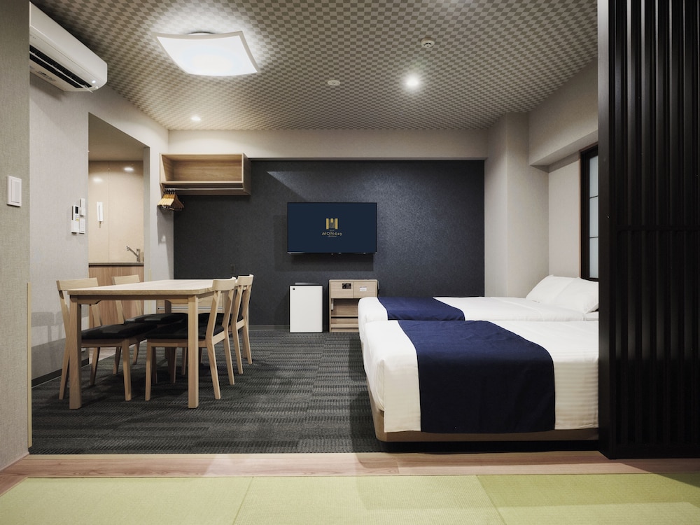 MONDAY APART PREMIUM 上野御徒町 東京