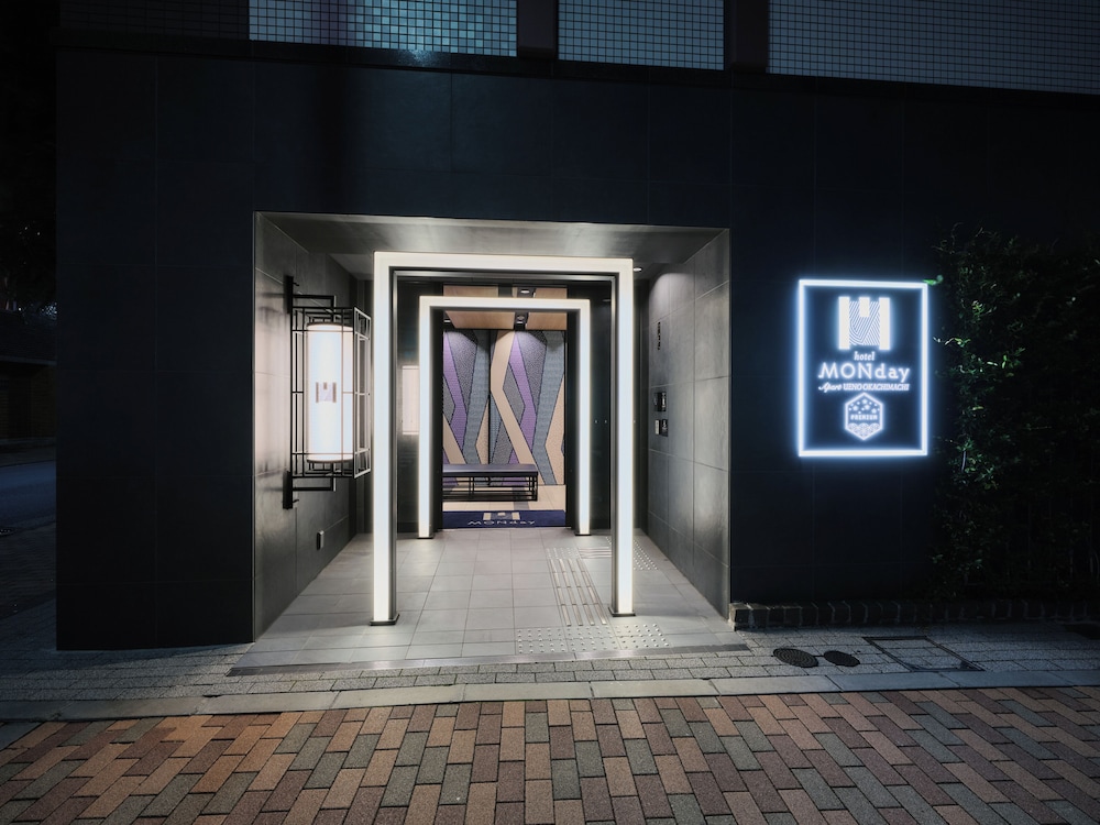 MONDAY APART PREMIUM 上野御徒町 東京