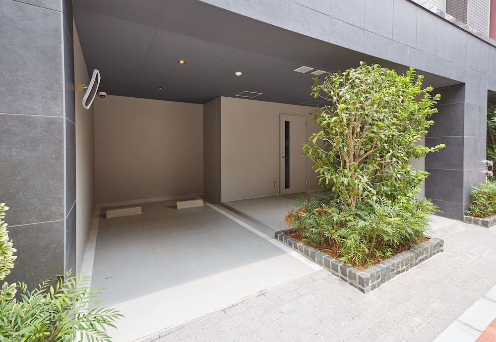 MONDAY APART PREMIUM 上野御徒町 東京