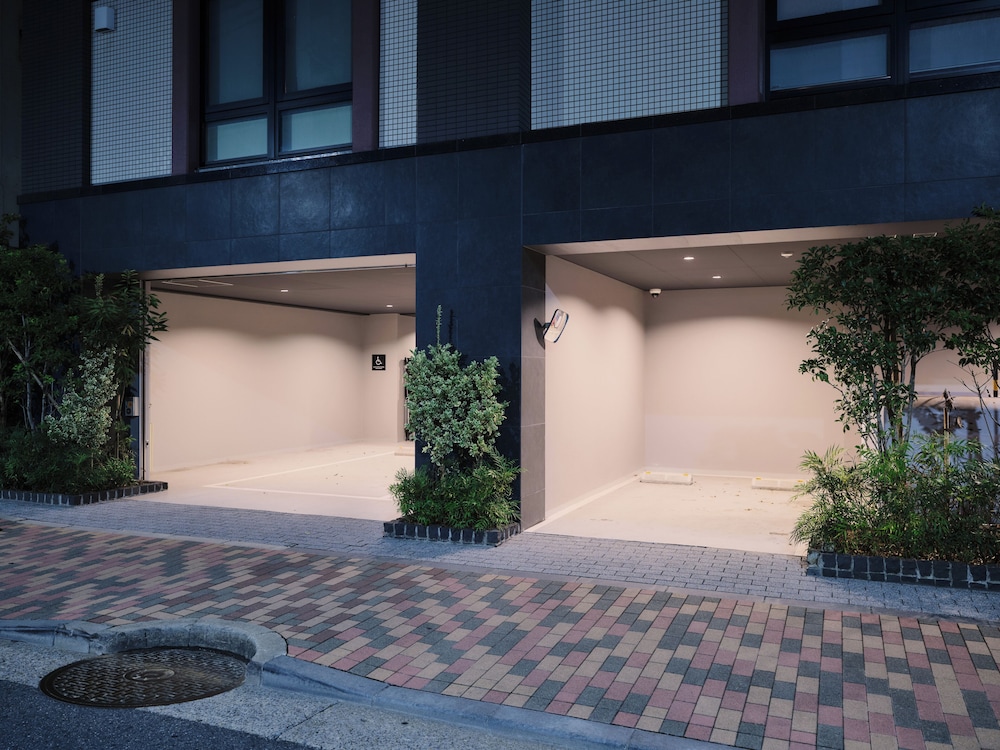 MONDAY APART PREMIUM 上野御徒町 東京