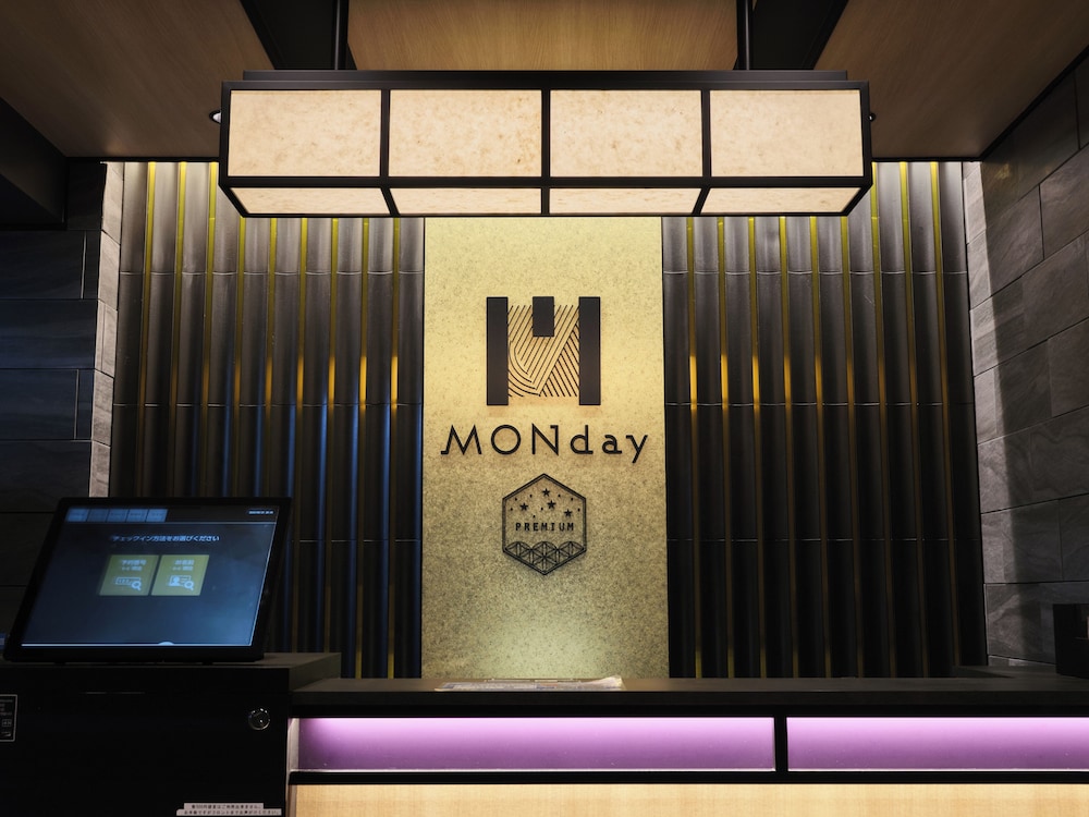 MONDAY APART PREMIUM 上野御徒町 東京