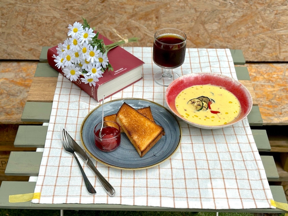 CAFE / MINIMAL HOTEL OUR OUR 東京