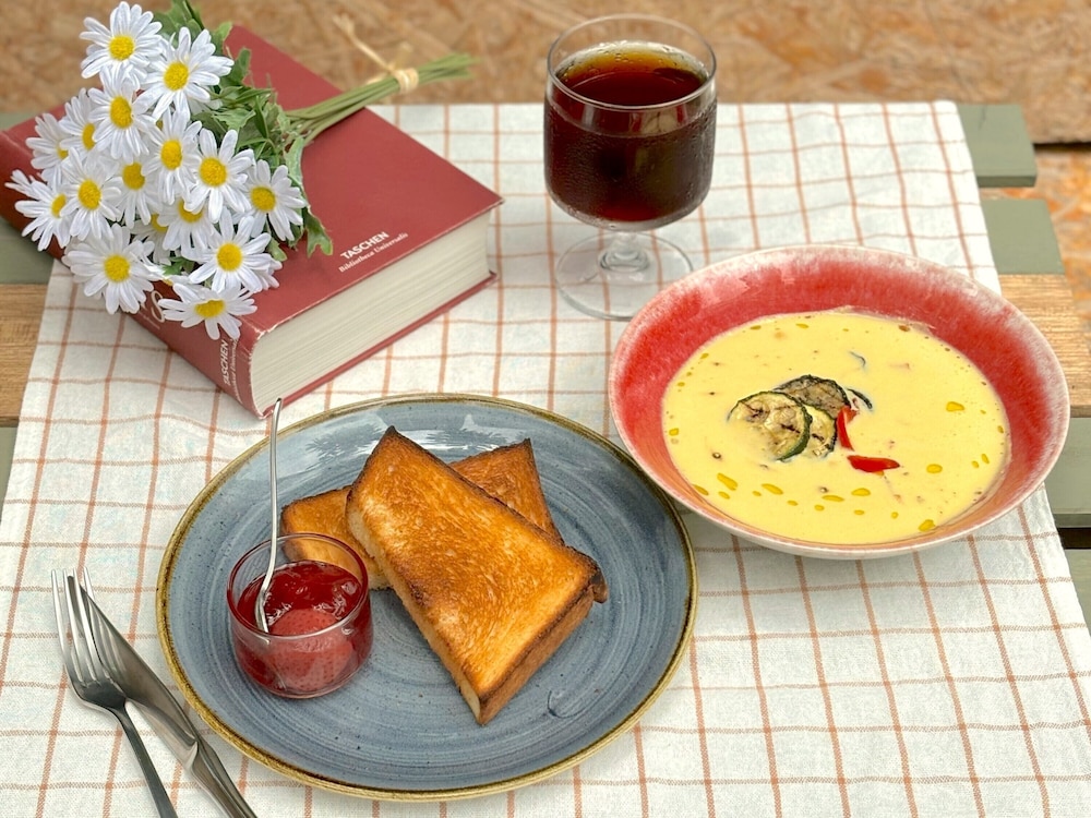 CAFE / MINIMAL HOTEL OUR OUR 東京