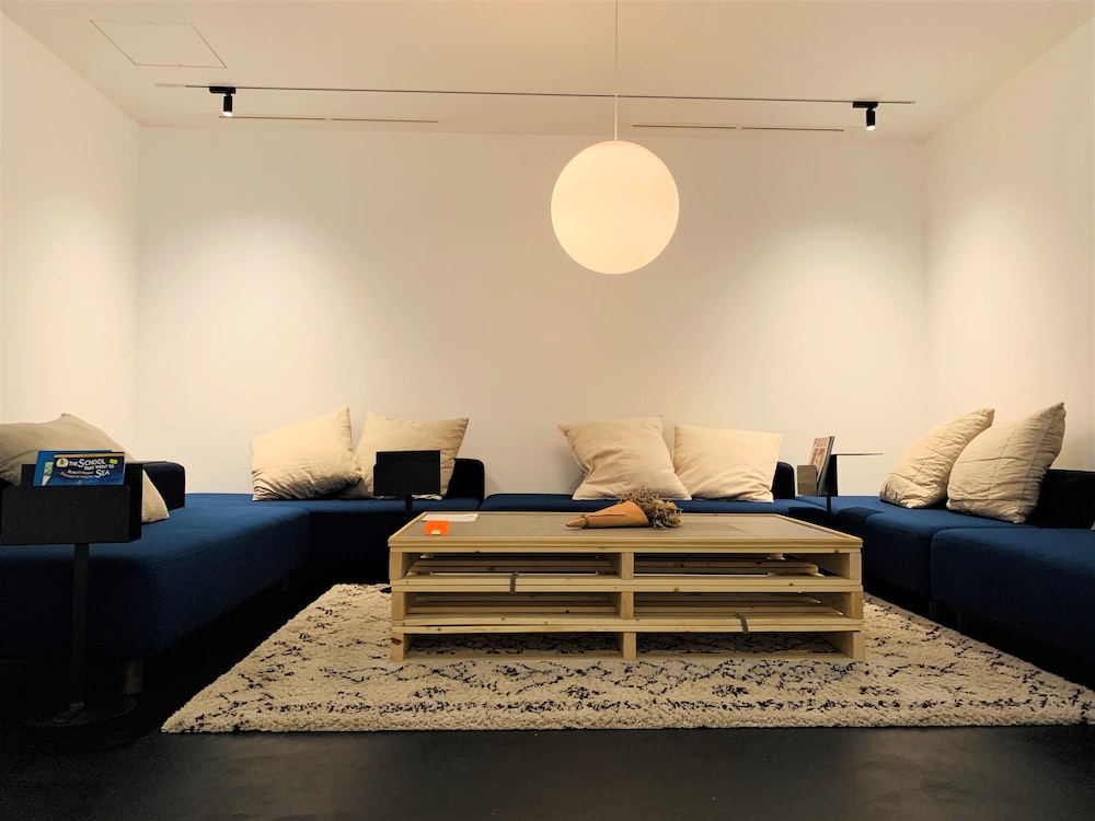 CAFE / MINIMAL HOTEL OUR OUR 東京
