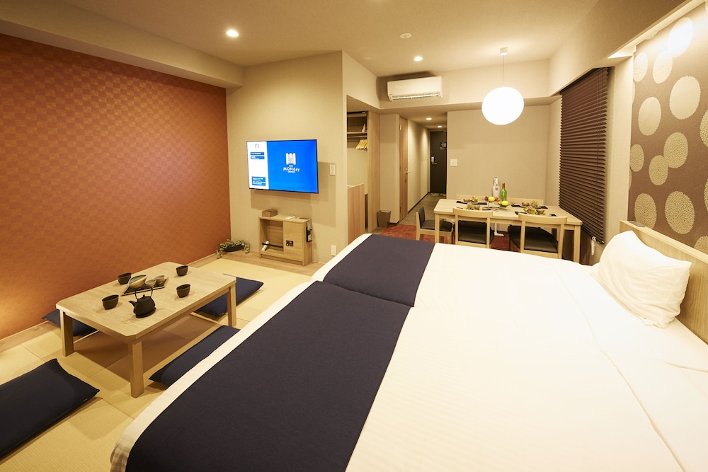 MONDAY APART PREMIUM 日本橋 東京
