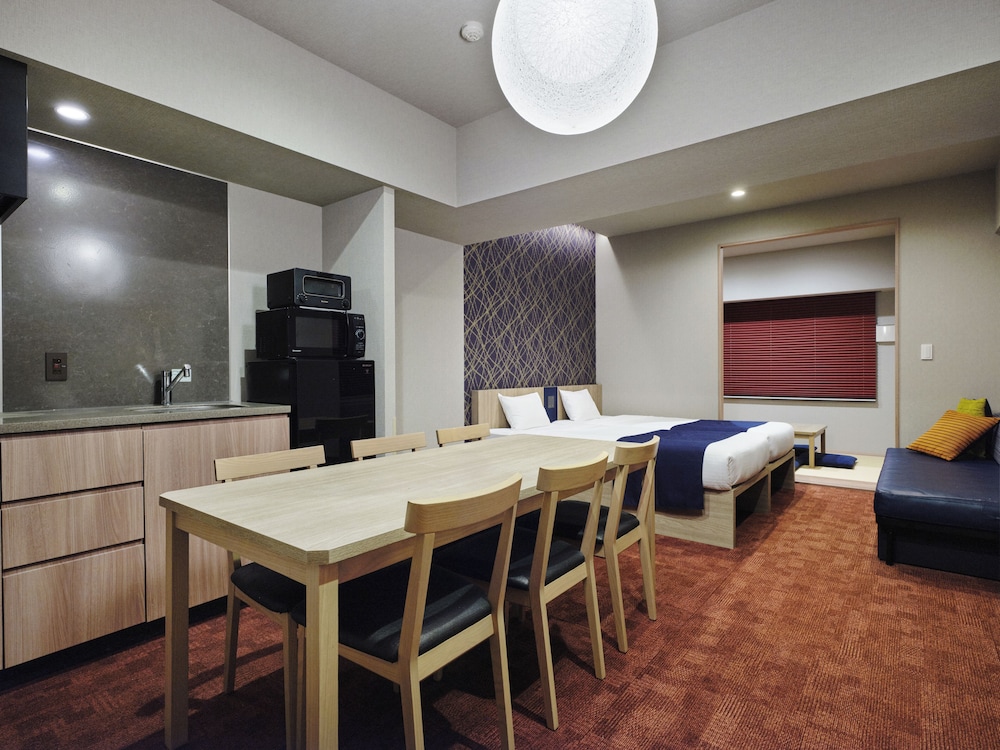 MONDAY APART PREMIUM 日本橋 東京