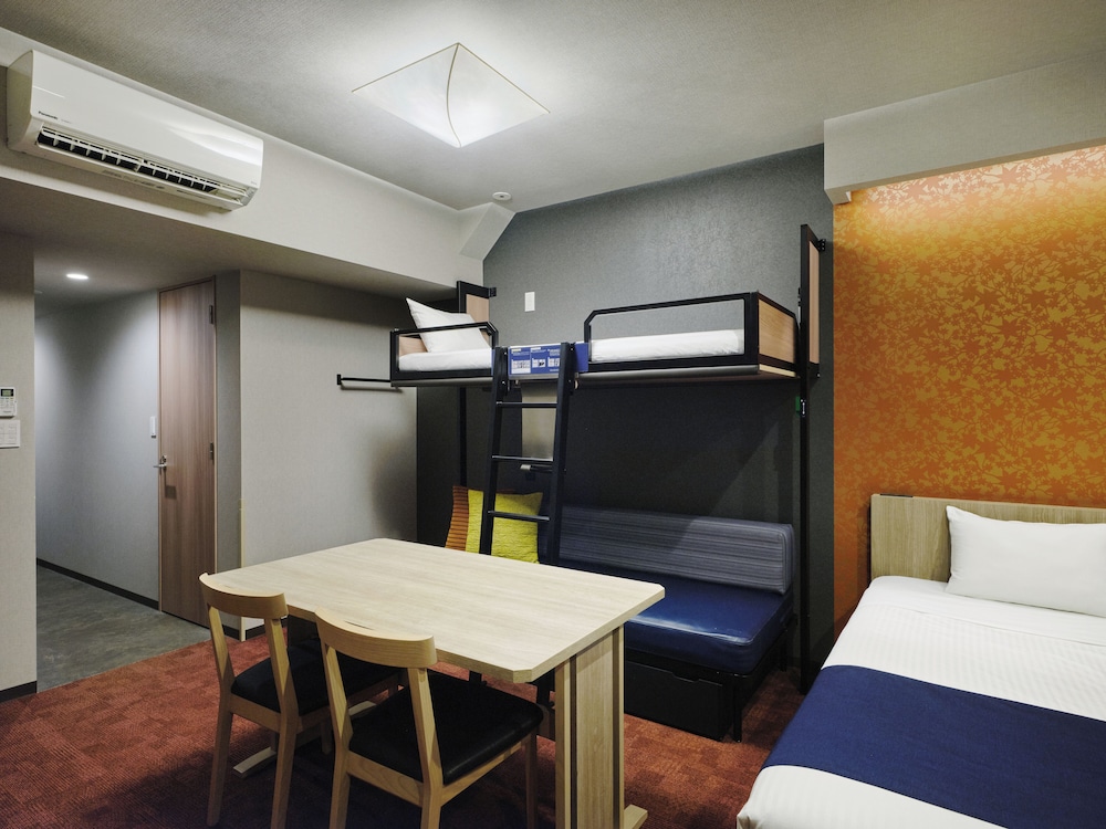 MONDAY APART PREMIUM 日本橋 東京