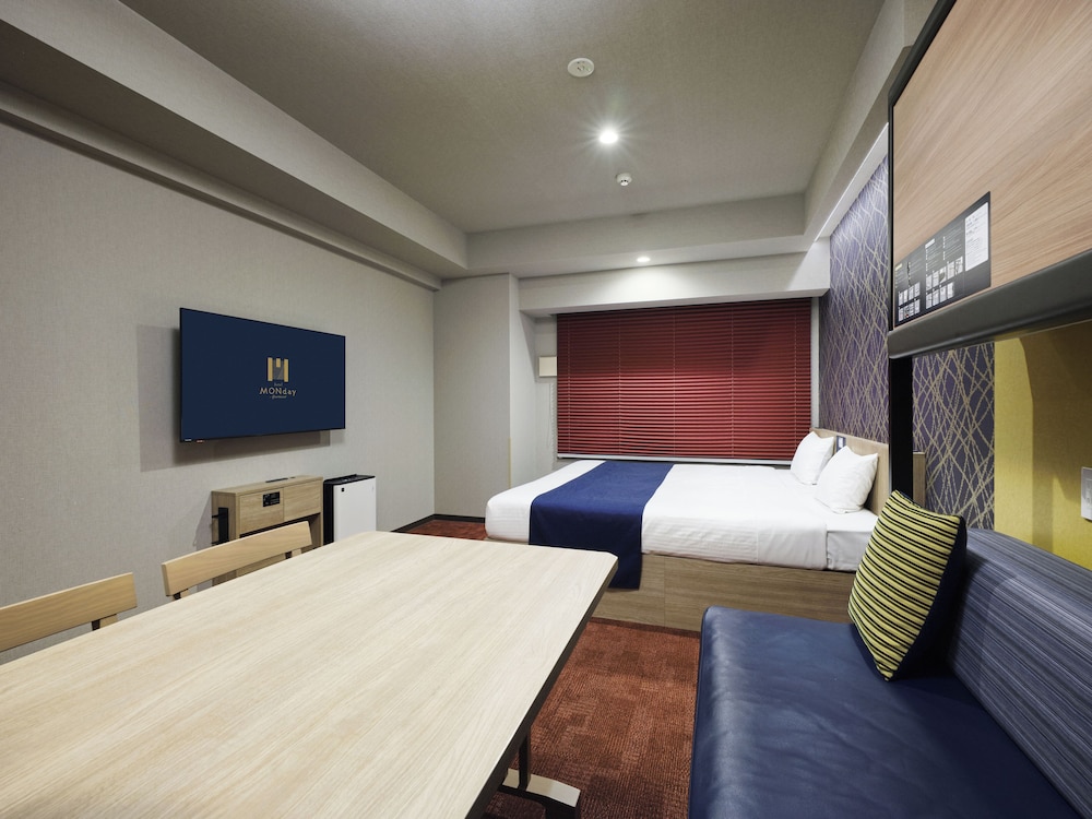 MONDAY APART PREMIUM 日本橋 東京