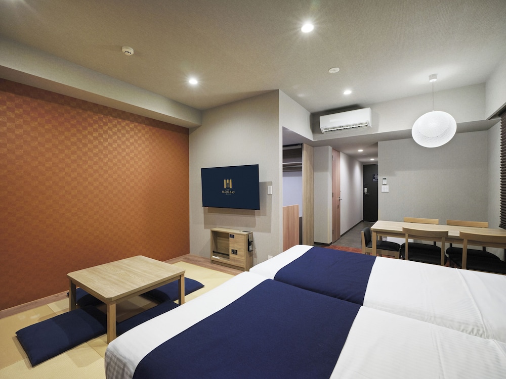 MONDAY APART PREMIUM 日本橋 東京