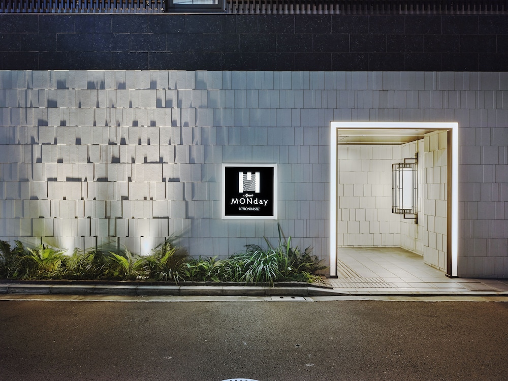 MONDAY APART PREMIUM 日本橋 東京