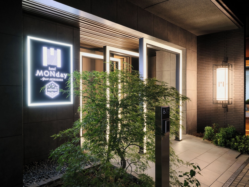 MONDAY APART PREMIUM 秋葉原 東京