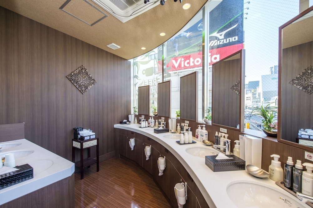 安心お宿 新宿駅前店 - 男性専用 東京