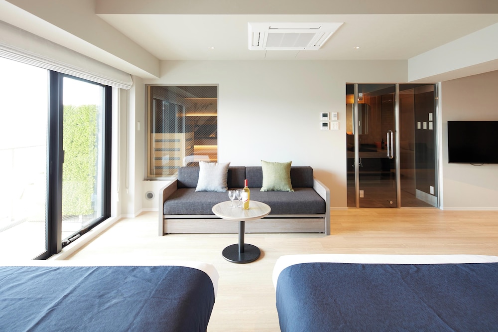 MONDAY APART PREMIUM 浅草 東京